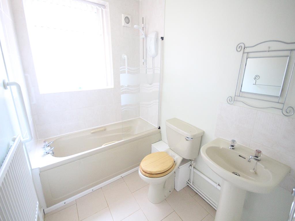 1 bedroom flat For Sale in Barrowford - IMG_2741.jpg